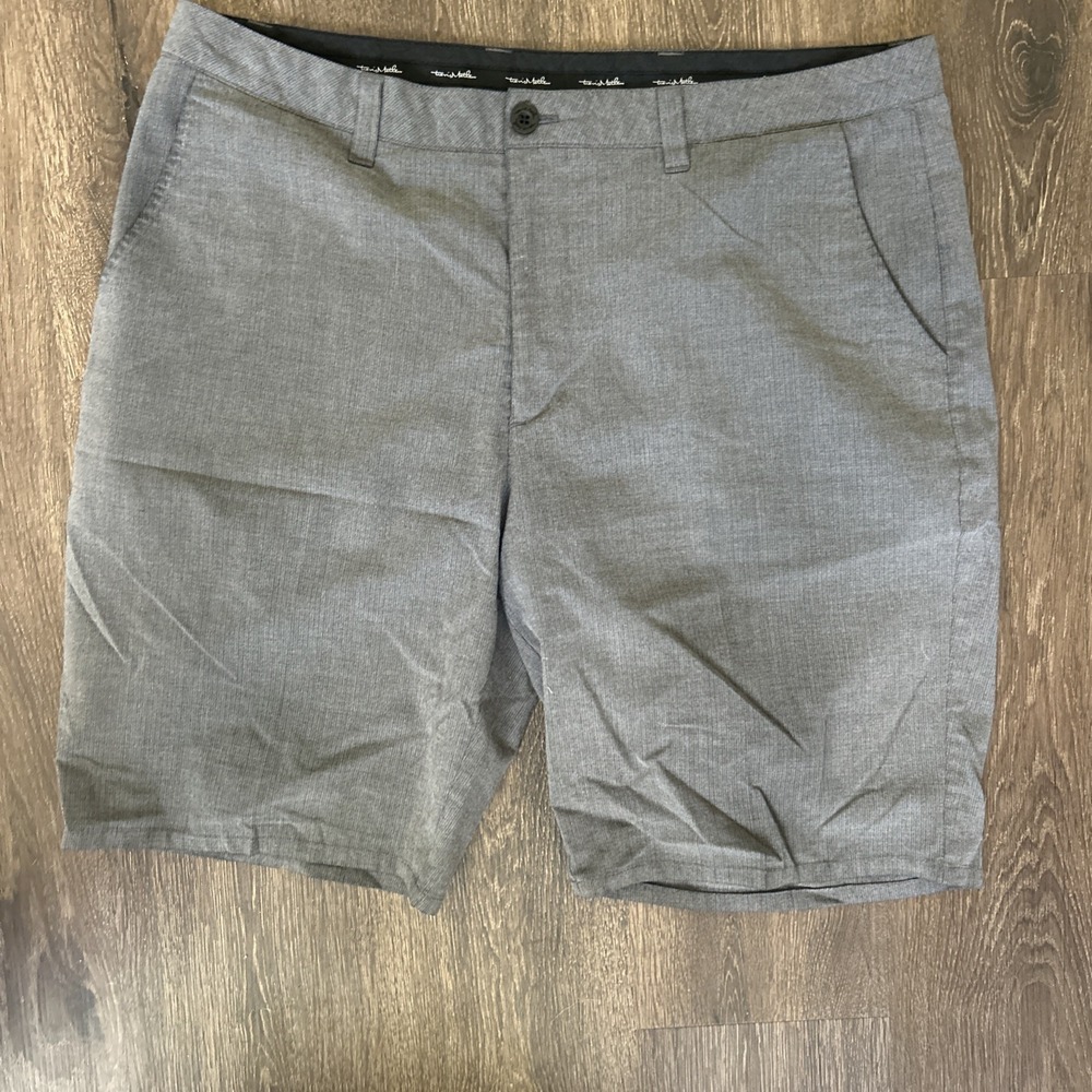 Travis Mathew Golf Shorts Mens Size 38 10"Inseam Gray Free Performance Preppy